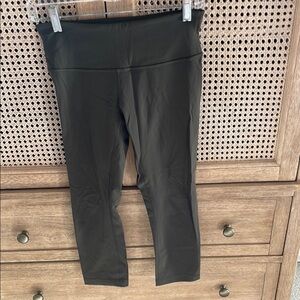 Lululemon army green High-Waisted cropped Leggings